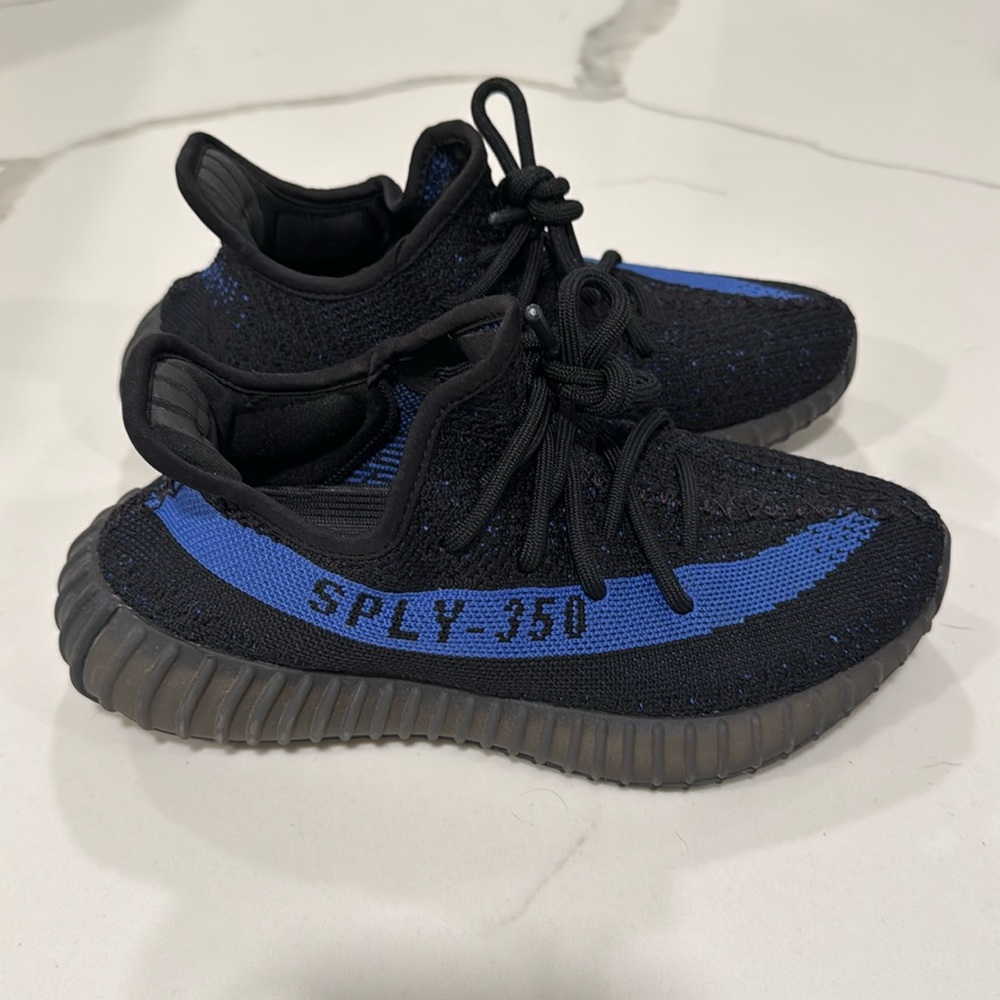 2022 Yeezy Boost 350 V2 Dazzling Blue